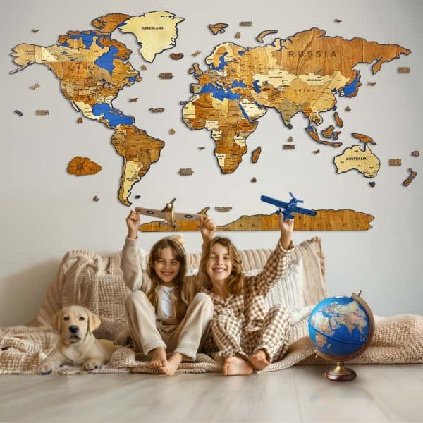 מפת עולם תלת ממדית מעץ – דגם עם קווי מתאר של הים